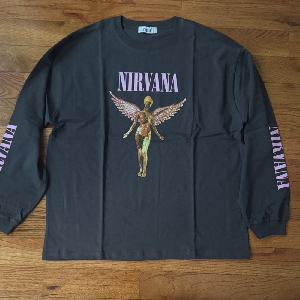Nirvana LS graphic tee, size L never worn